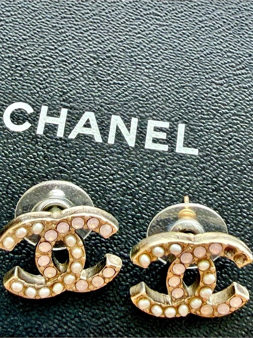 💯 AUTHENTIC Chanel CC Pink Crystal and Faux Pearl Stud Earrings